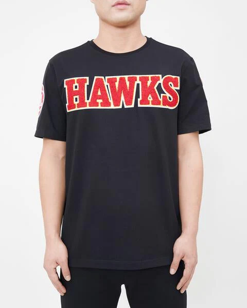 NBA ATLANTA HAWKS CLASSIC CHENILLE MEN'S TEE (BLACK) - Image 9