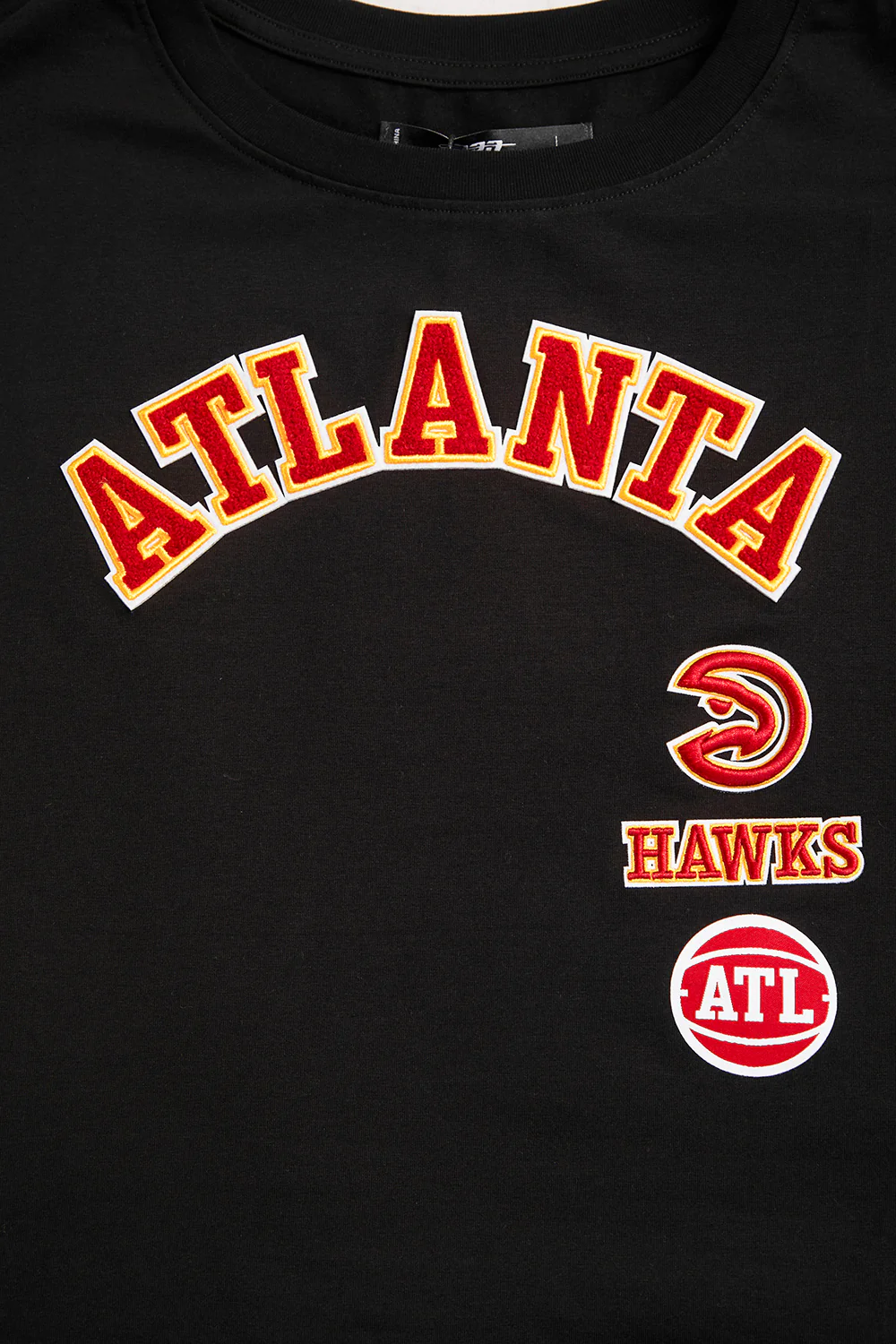 NBA ATLANTA HAWKS RETRO CLASSIC WOMEN'S BOXY TEE (BLACK) - Image 7