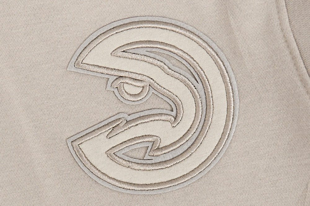 NBA ATLANTA HAWKS NEUTRAL BIG BOYS FLEECE PULLOVER HOODIE (TAUPE) - Image 3