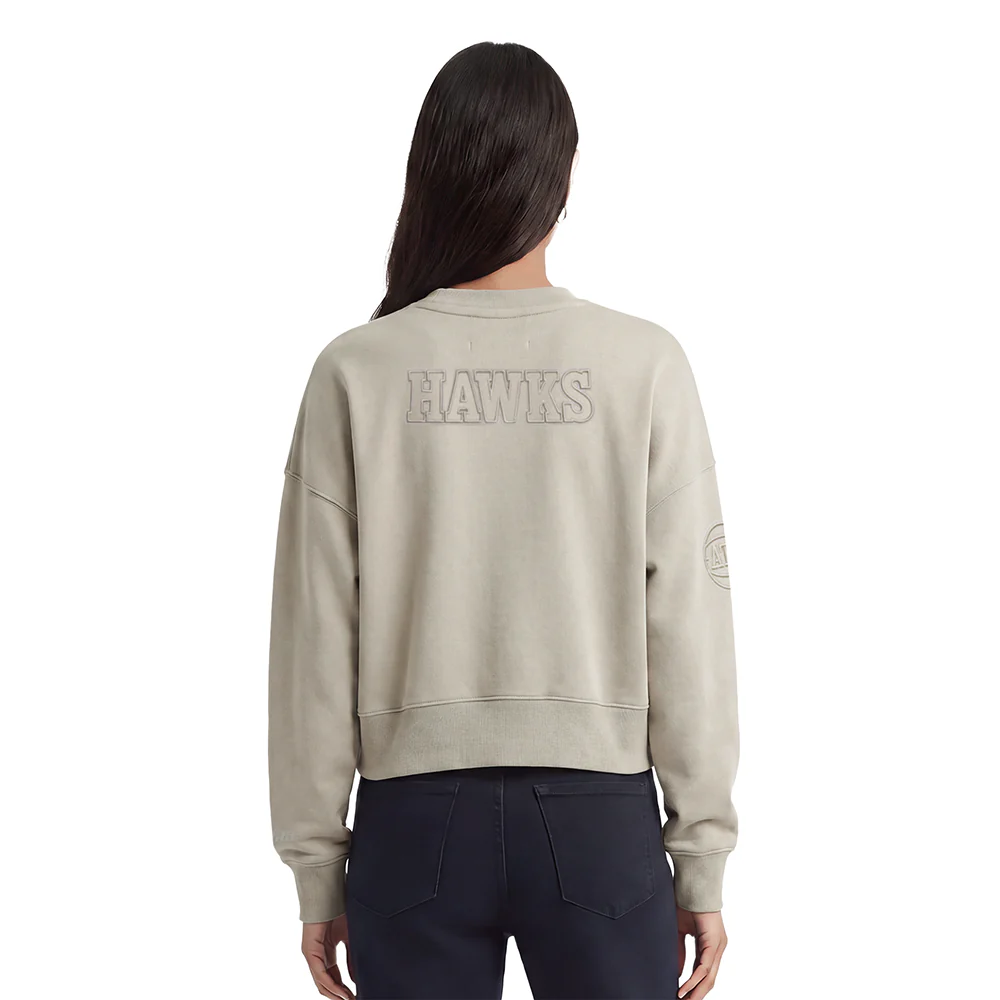 NBA ATLANTA HAWKS NEUTRAL WOMEN'S CREWNECK (TAUPE) - Image 2