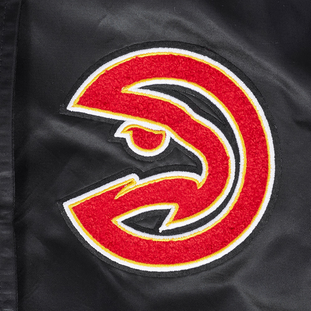 NBA ATLANTA HAWKS RETRO CLASSIC WOMEN'S RIB SATIN JACKET (BLACK/RED/BLACK) - Image 5