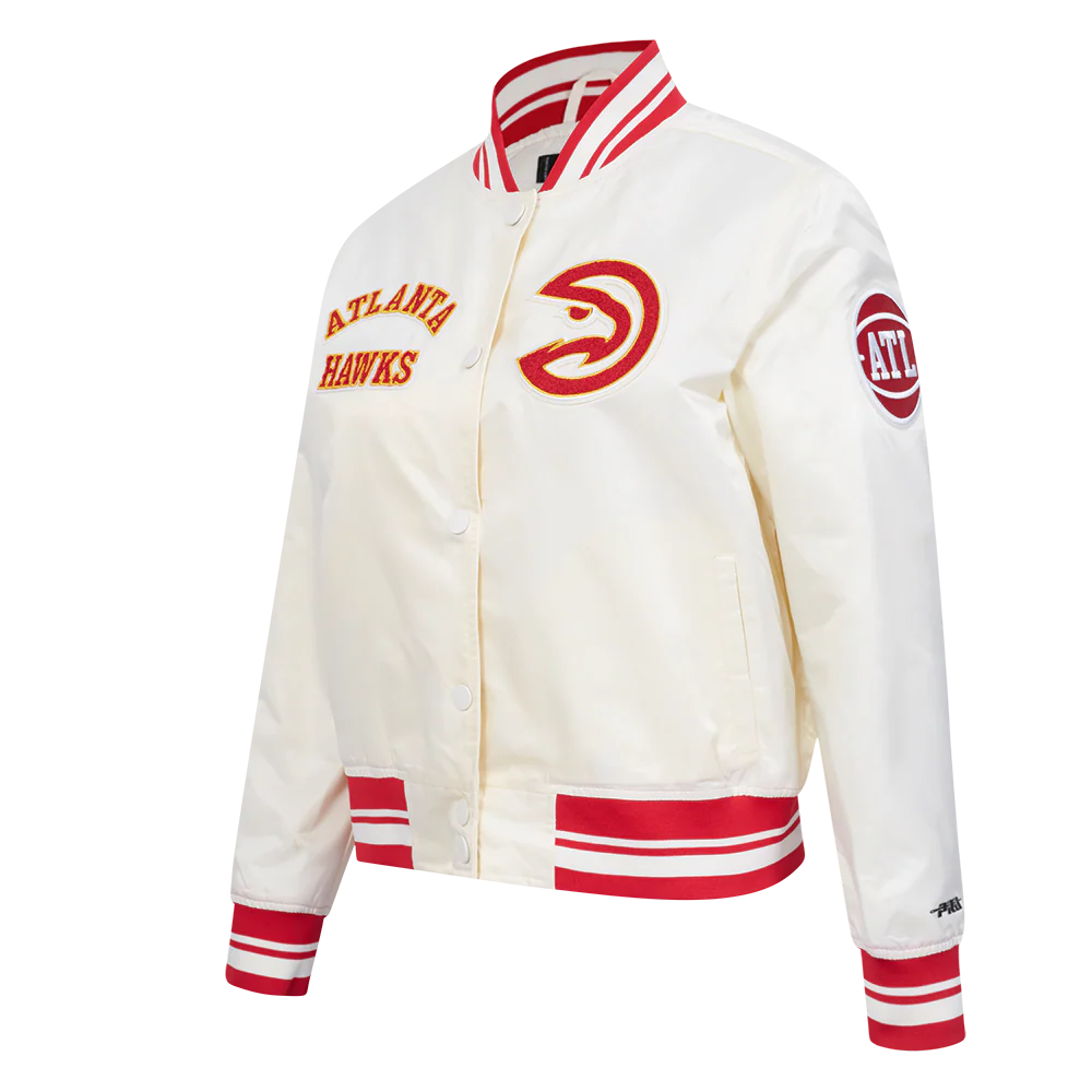 NBA ATLANTA HAWKS RETRO CLASSIC WOMEN'S RIB SATIN JACKET (EGGSHELL/ RED) - Image 2