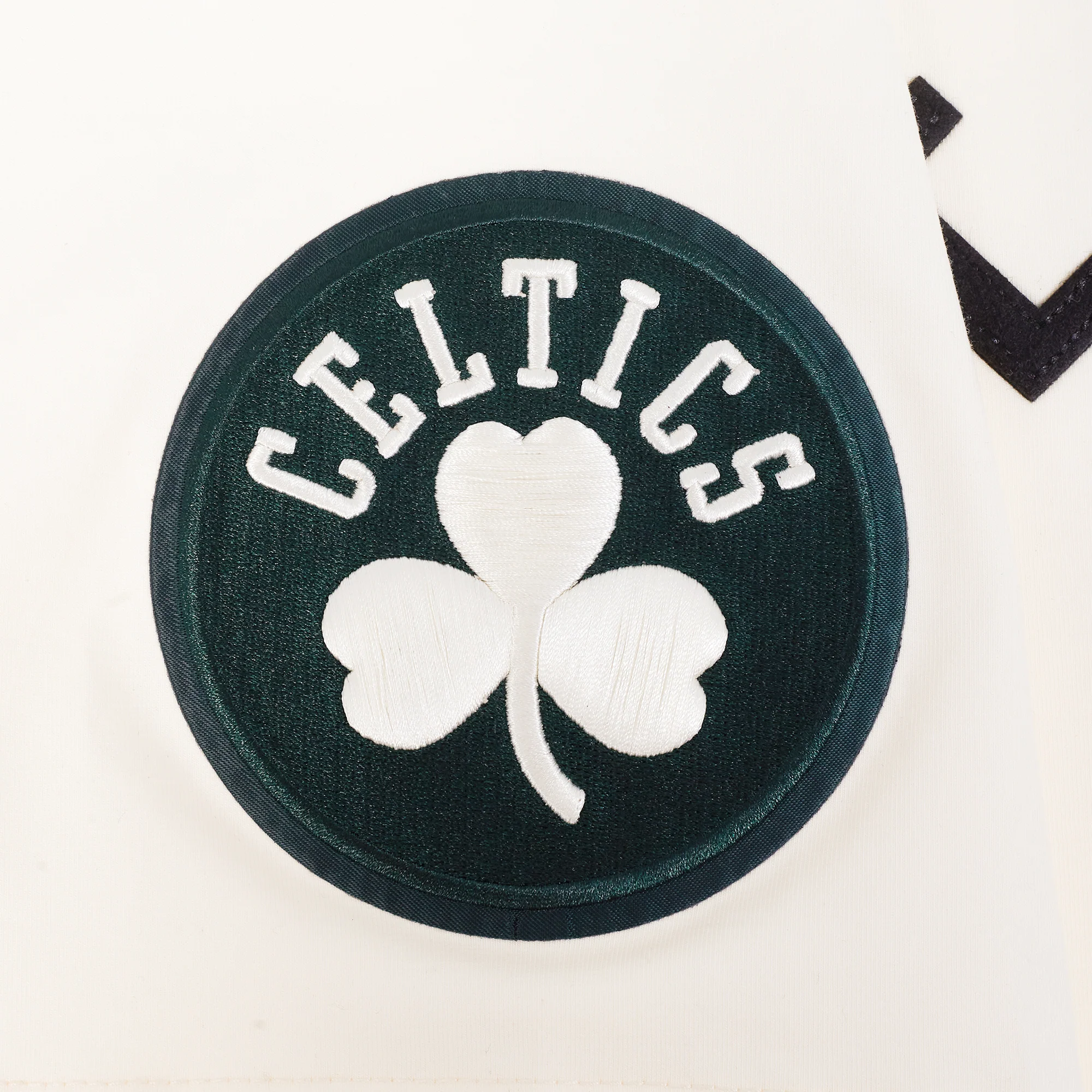 NBA BOSTON CELTICS MODERN ORIGINALS MEN'S RINGER TEE (EGGSHELL/ BLACK) - Image 5