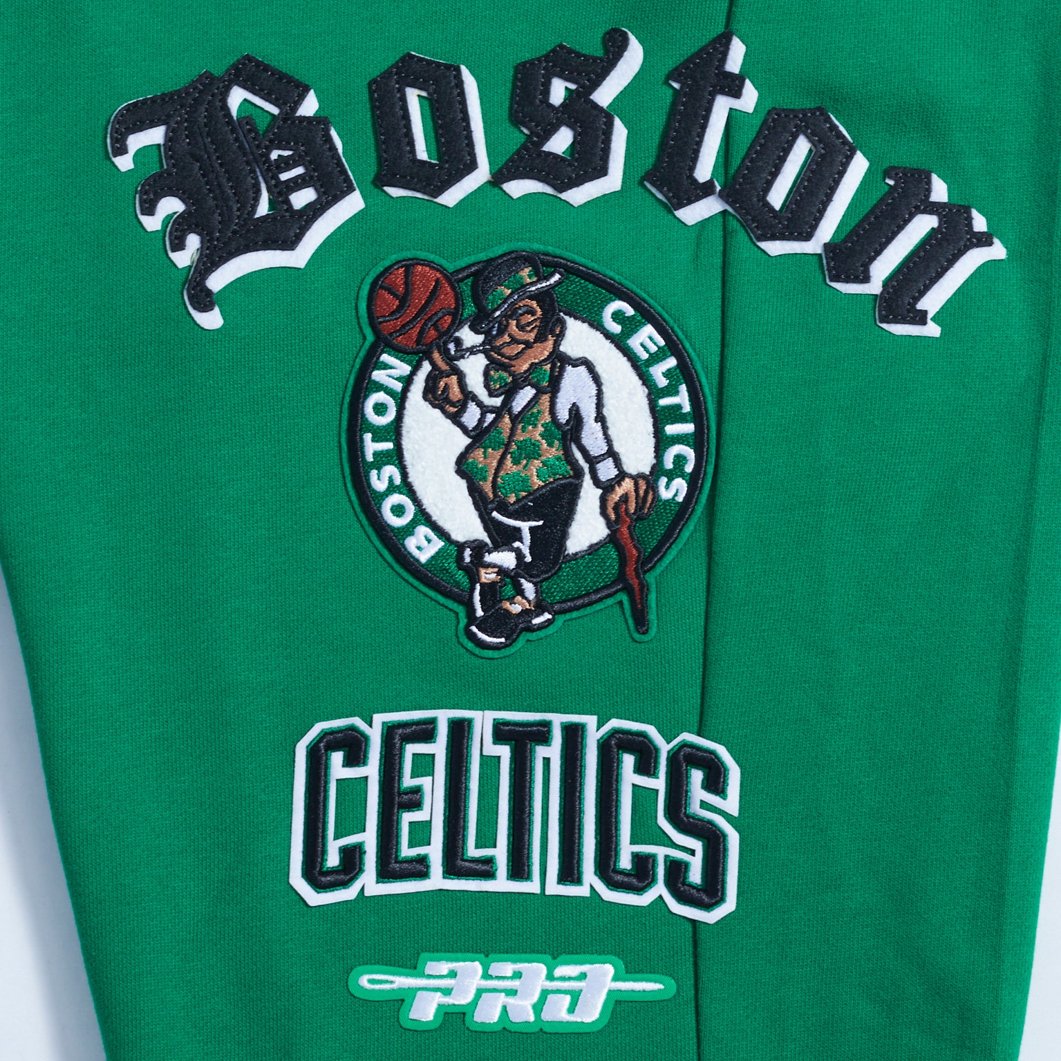 NBA BOSTON CELTICS OLD ENGLISH MEN'S SWEATPANT (KELLY GREEN) - Image 5