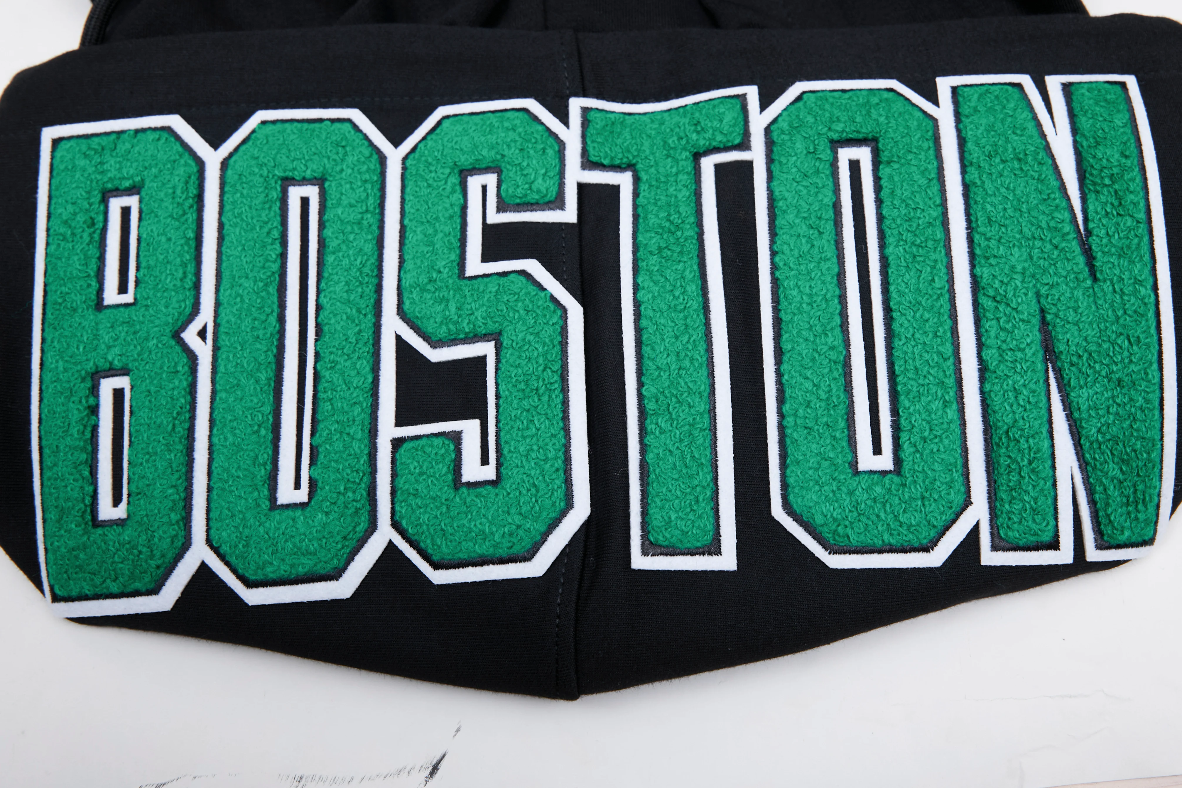 NBA BOSTON CELTICS CLASSIC CHENILLE MEN'S PULLOVER HOODIE (BLACK) - Image 8