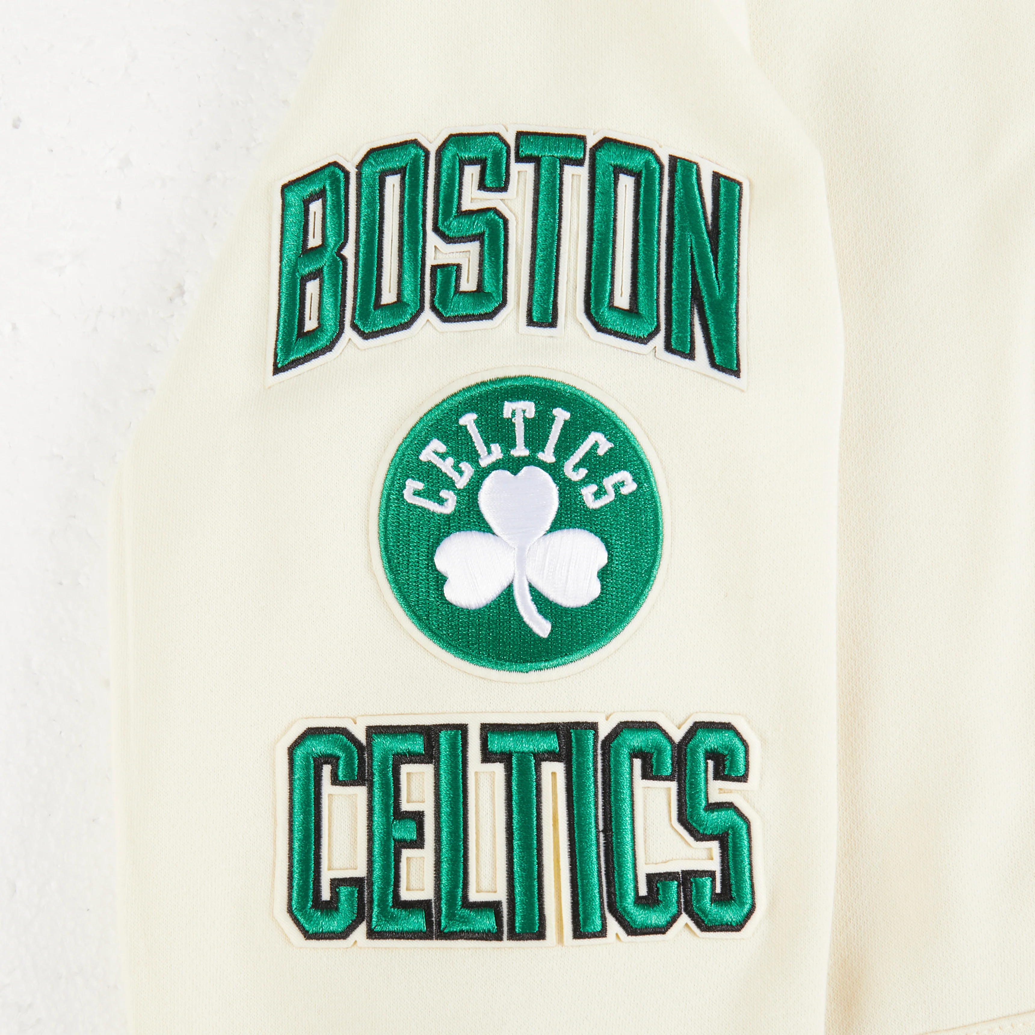 NBA BOSTON CELTICS RETRO CLASSIC BIG BOYS RIB FLEECE PULLOVER HOODIE (EGGSHELL/ KELLY GREEN) - Image 4