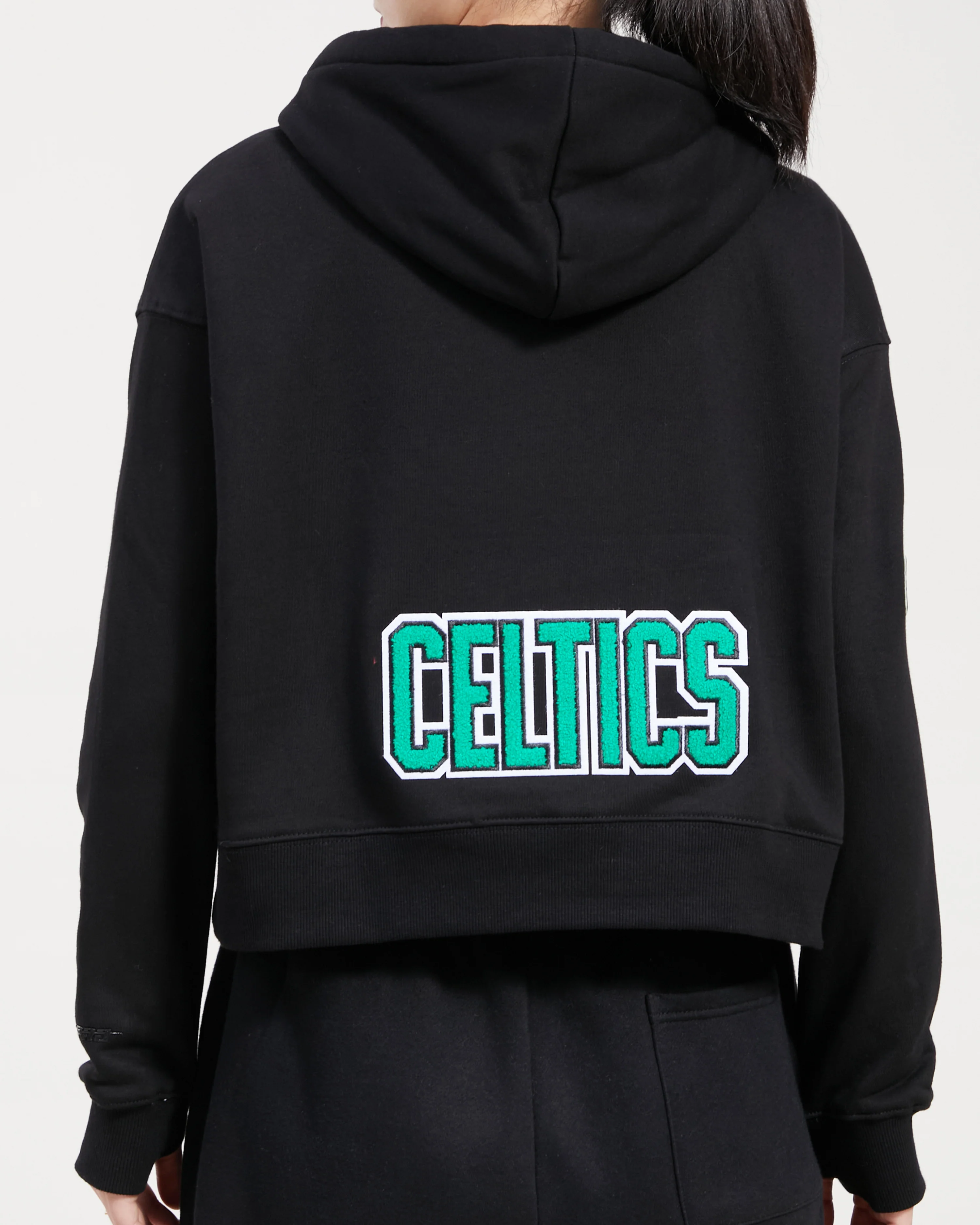 NBA BOSTON CELTICS CLASSIC WOMEN'S CROPPED PULLOVER HOODIE (BLACK) - Image 8