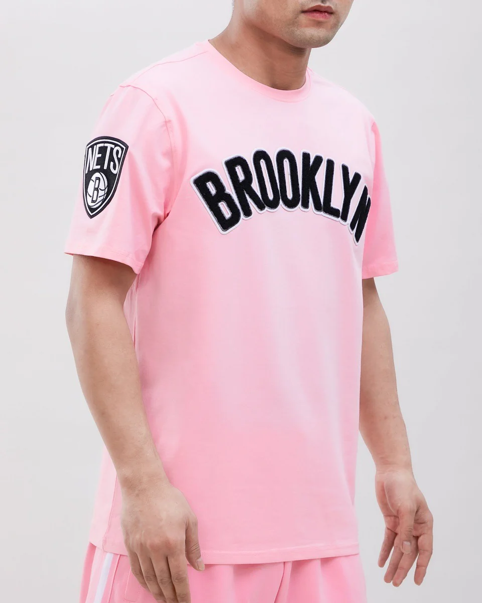 NBA BROOKLYN NETS CLASSIC CHENILLE MEN'S TEE (PINK) - Image 13