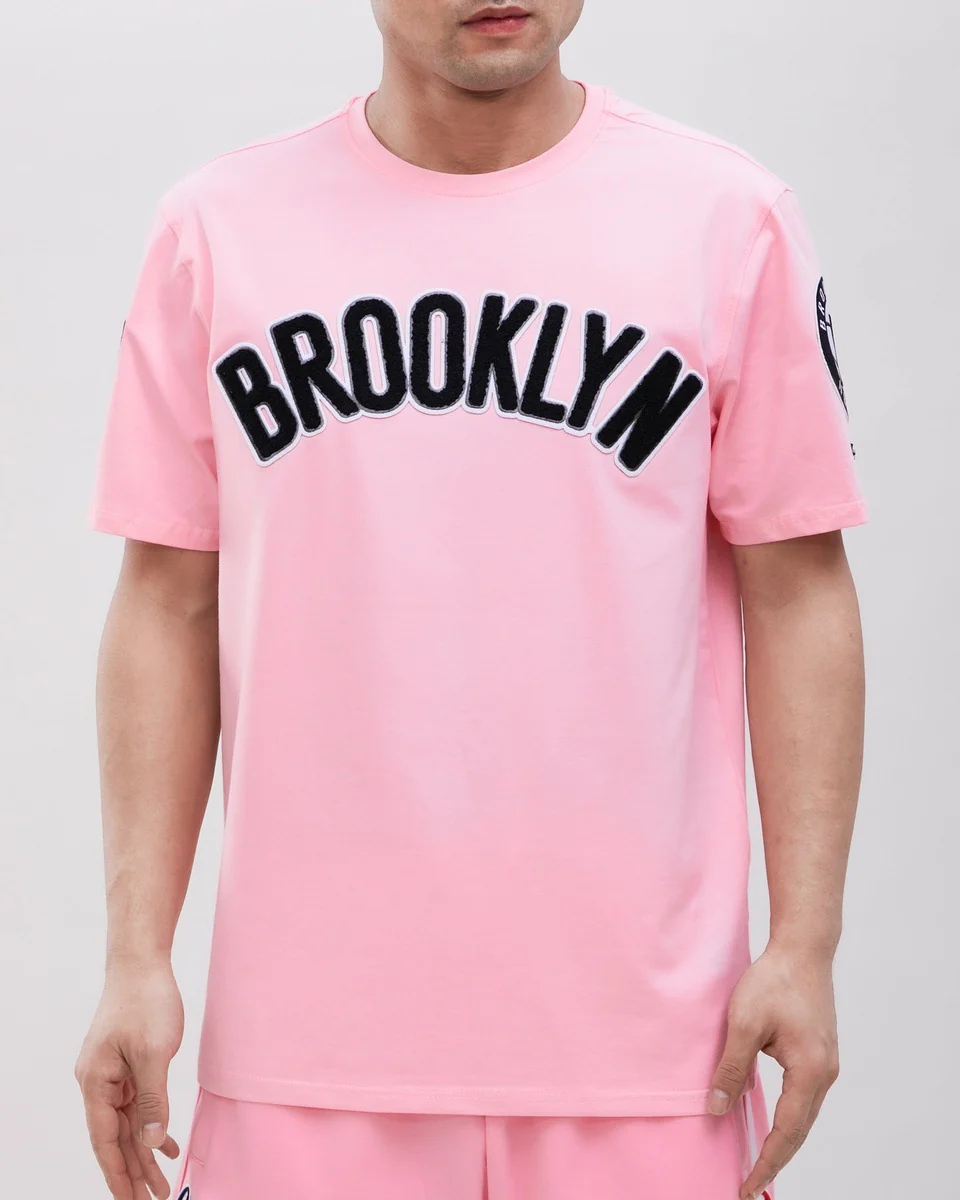 NBA BROOKLYN NETS CLASSIC CHENILLE MEN'S TEE (PINK) - Image 9