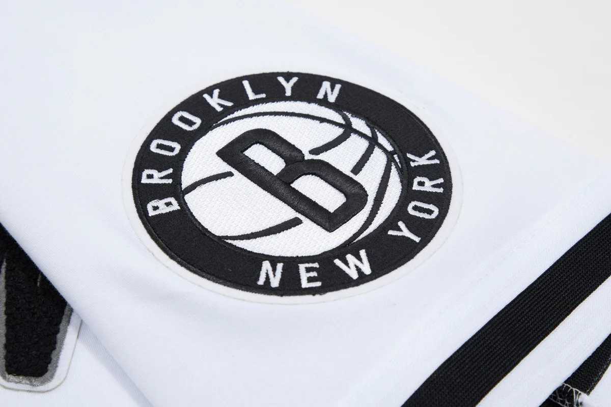 NBA BROOKLYN NETS CLASSIC CHENILLE MEN'S TEE (WHITE) - Image 7