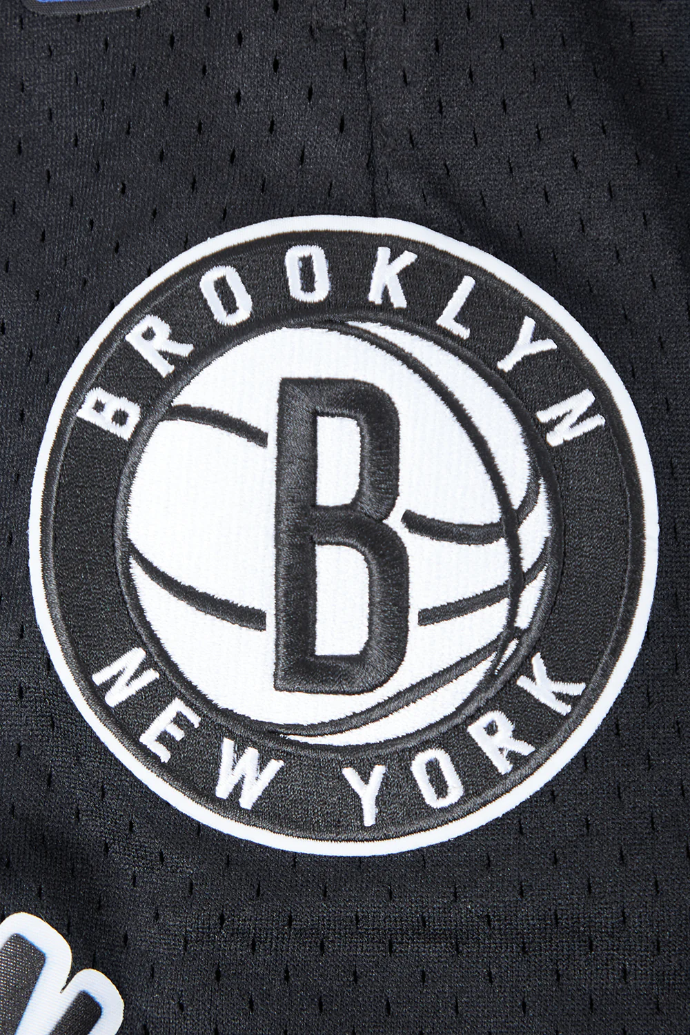 NBA BROOKLYN NETS CLASSIC MEN'S MESH SHORT (BLACK) - Image 6