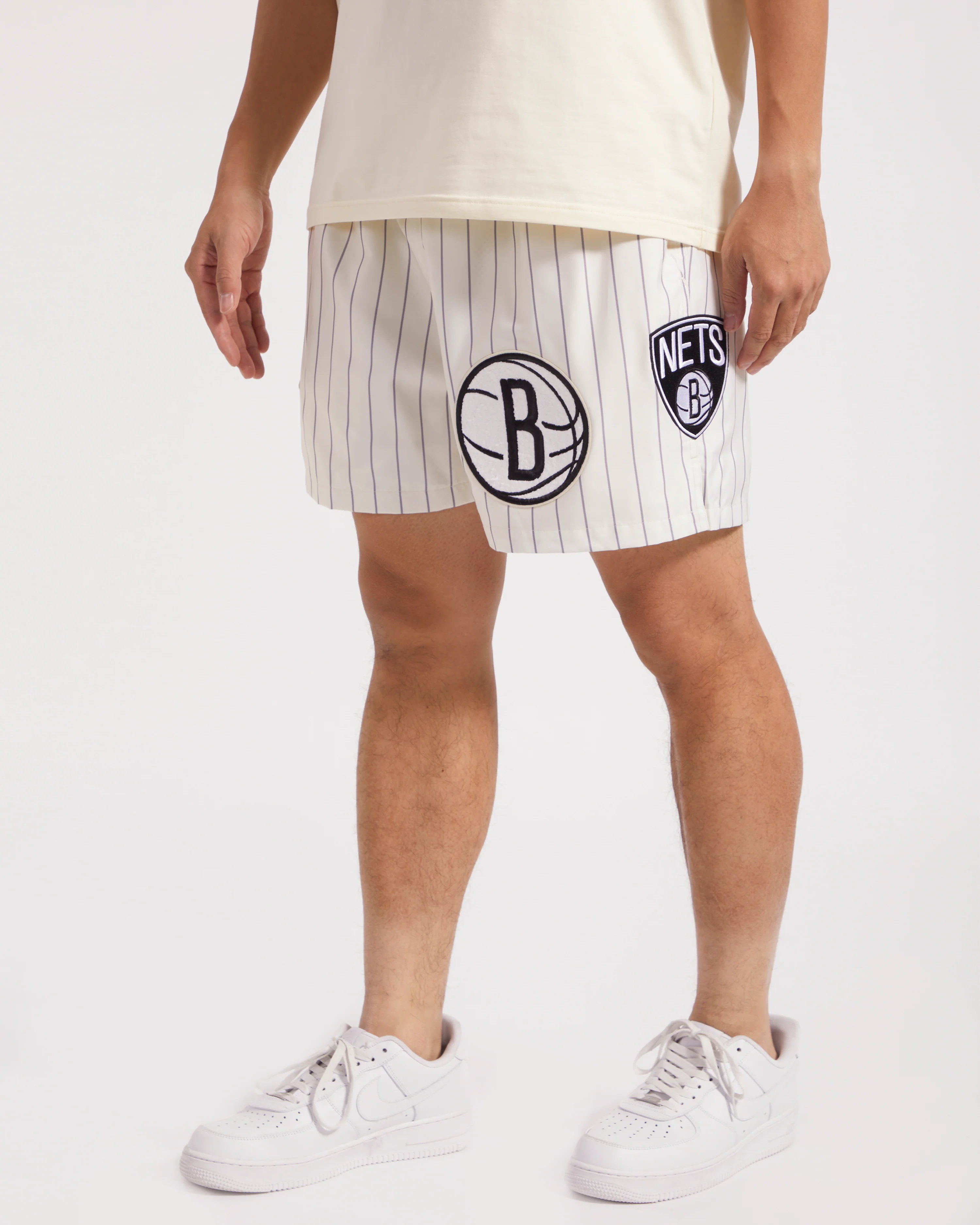 NBA BROOKLYN NETS PINSTRIPE RETRO CLASSIC WOVEN SHORT (EGGSHELL/ GREY) - Image 2