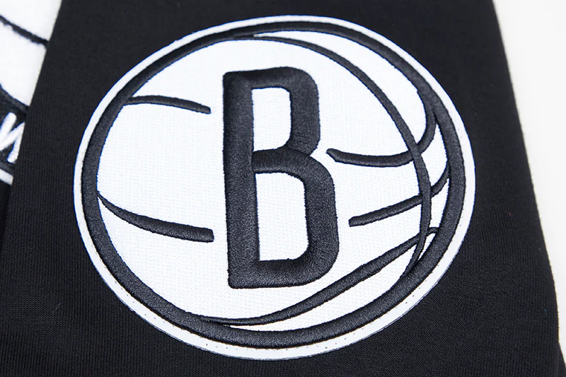 NBA BROOKLYN NETS CLASSIC CHENILLE MEN'S PULLOVER HOODIE (BLACK) - Image 7