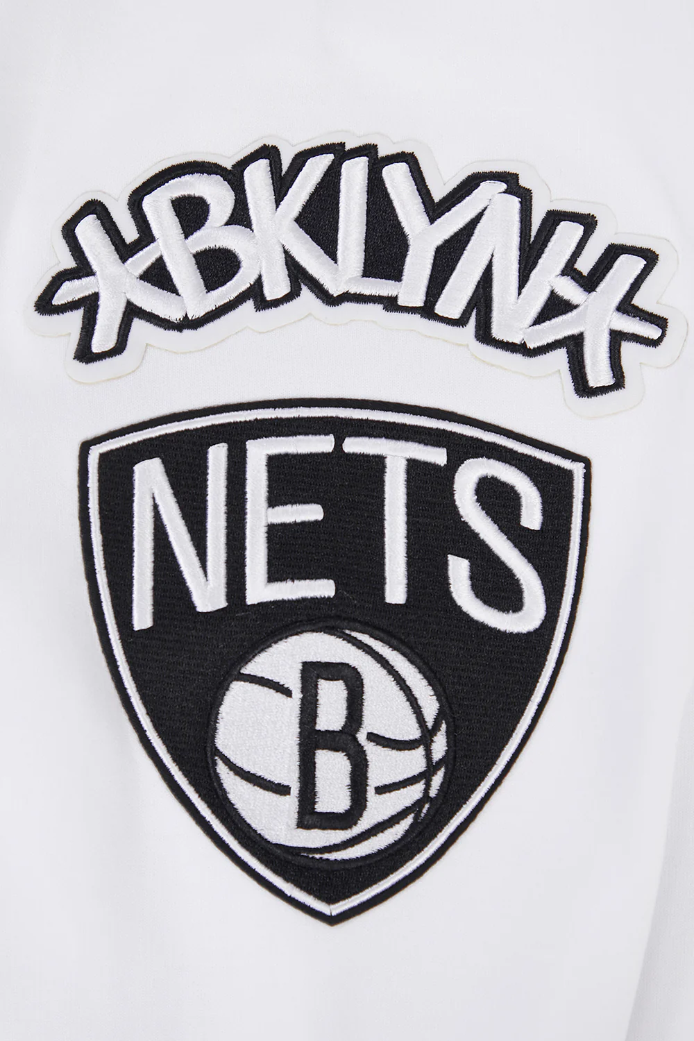 NBA BROOKLYN NETS CLASSIC CHENILLE MEN'S PULLOVER HOODIE (WHITE) - Image 6