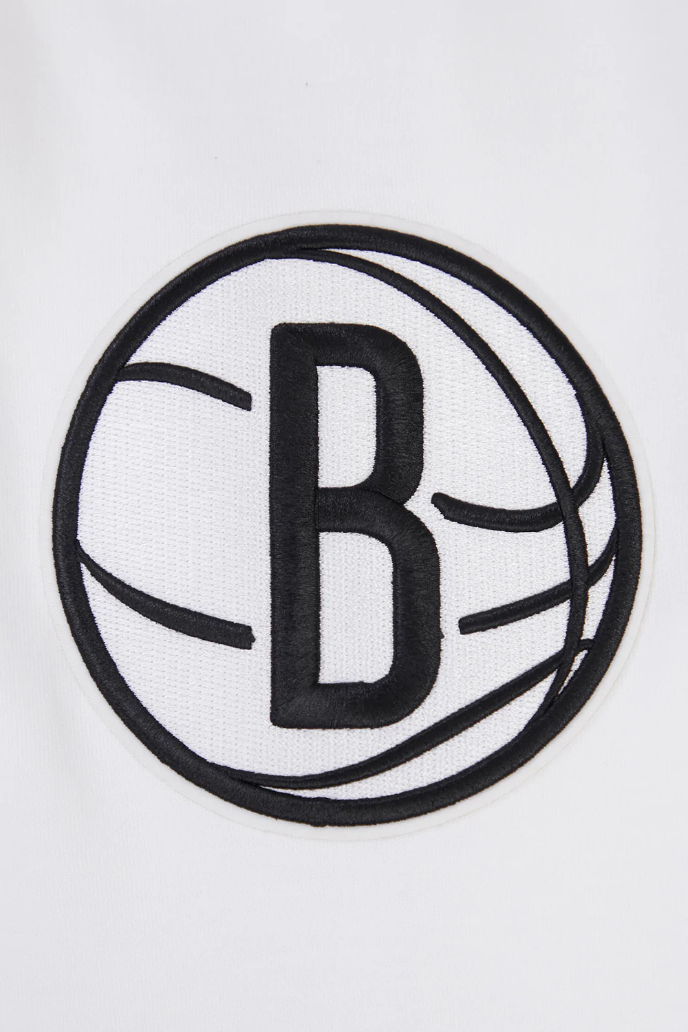NBA BROOKLYN NETS CLASSIC CHENILLE MEN'S PULLOVER HOODIE (WHITE) - Image 7