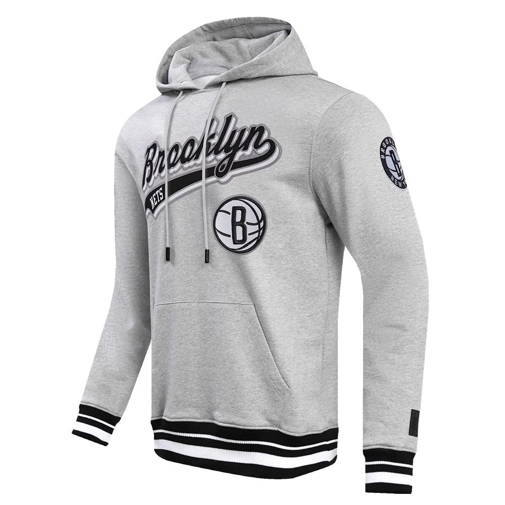 NBA BROOKLYN NETS SCRIPT TAIL MEN'S RIB FLEECE PULLOVER HOODIE (HEATHER GRAY/BLACK) - Image 2