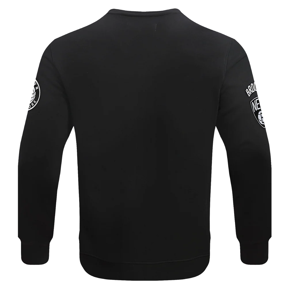 NBA BROOKLYN NETS OLD ENGLISH MEN'S CREWNECK (BLACK) - Image 4