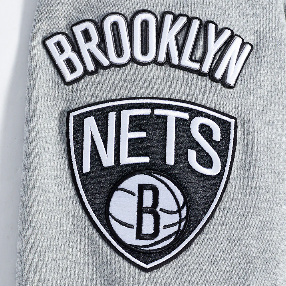 NBA BROOKLYN NETS OLD ENGLISH LOGO MEN'S HOODIE (HEATHER GREY) - Image 7