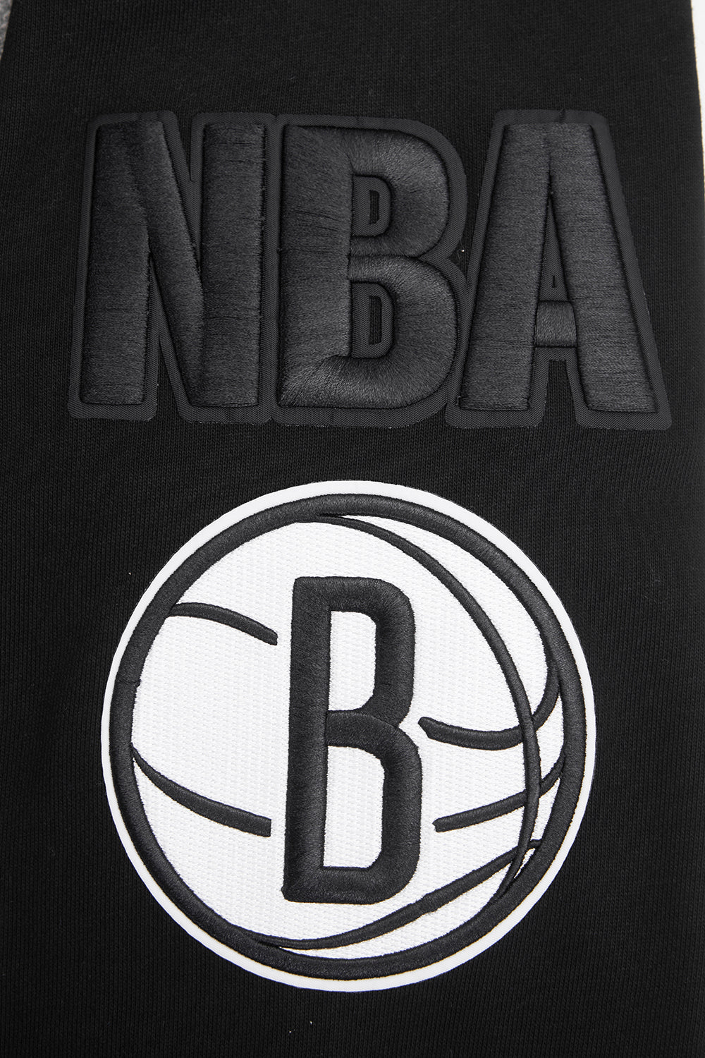NBA BROOKLYN NETS MASHUP MEN'S RIB CREWNECK (BLACK/GRAY) - Image 6