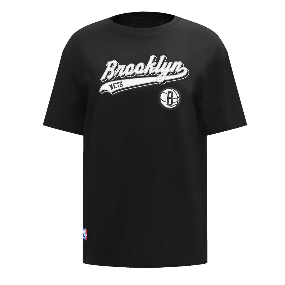 NBA BROOKLYN NETS SCRIPT TAIL WOMEN'S BOYFRIEND TEE (BLACK)