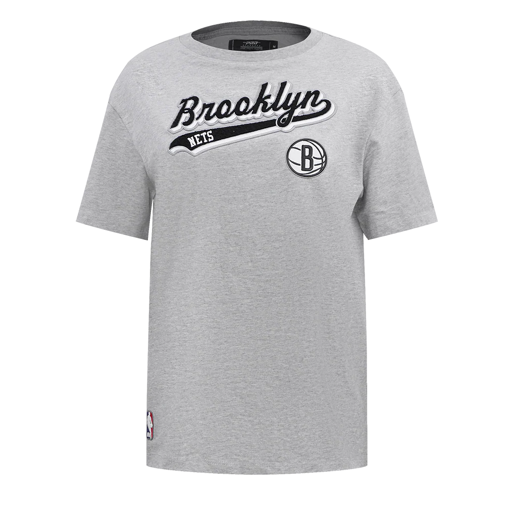 NBA BROOKLYN NETS SCRIPT TAIL WOMEN'S BOYFRIEND TEE (HEATHER GREY)
