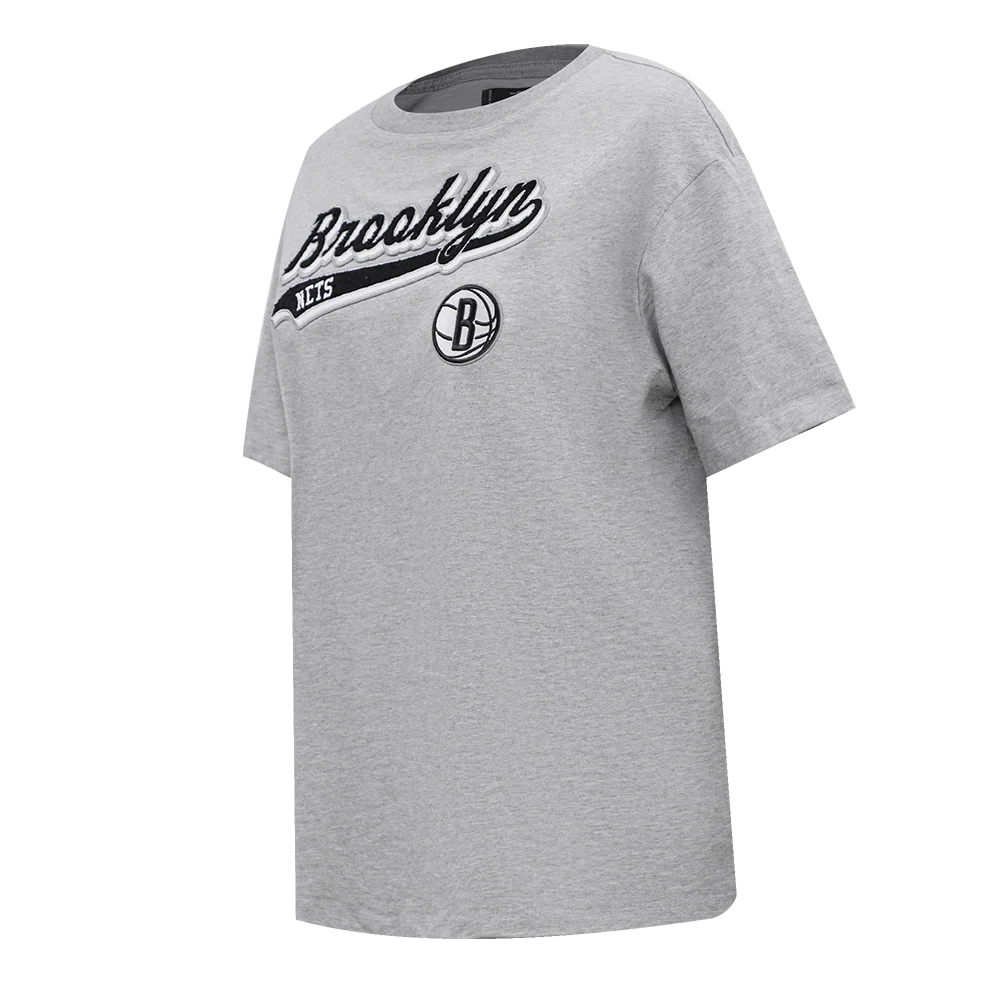 NBA BROOKLYN NETS SCRIPT TAIL WOMEN'S BOYFRIEND TEE (HEATHER GREY) - Image 2