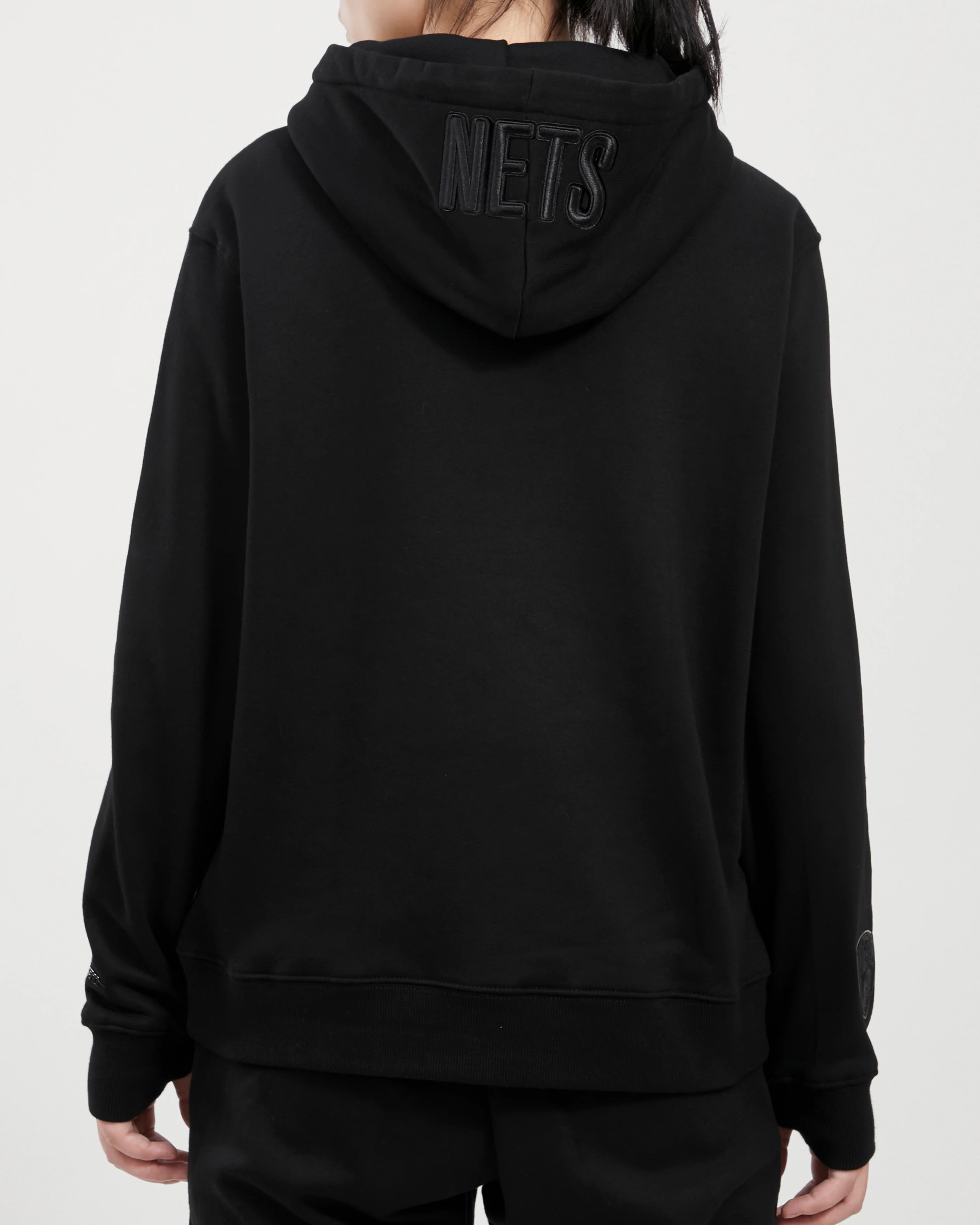 NBA BROOKLYN NETS TRIPLE BLACK WOMEN'S PULLOVER HOODIE (TRIPLE BLACK) - Image 11