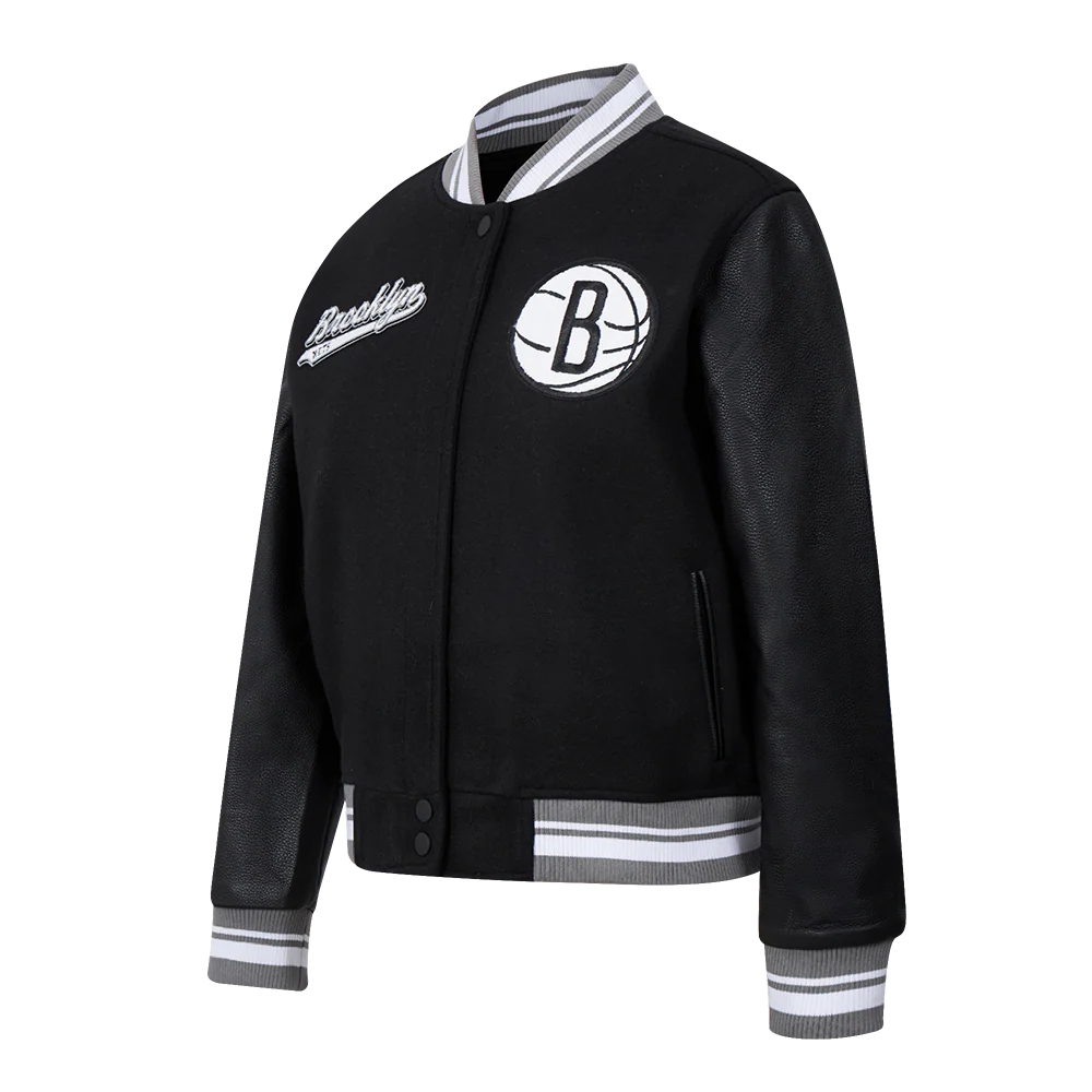 NBA BROOKLYN NETS SCRIPT TAIL WOMEN'S WOOL VARSITY JACKET (BLACK/GRAY) - Image 2