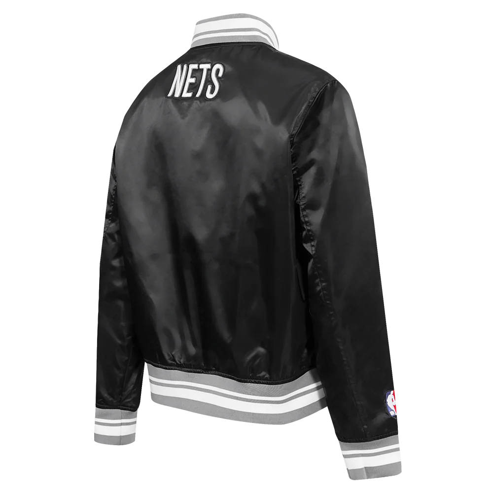 NBA BROOKLYN NETS SCRIPT TAIL WOMEN'S SATIN JACKET (BLACK/GRAY) - Image 3