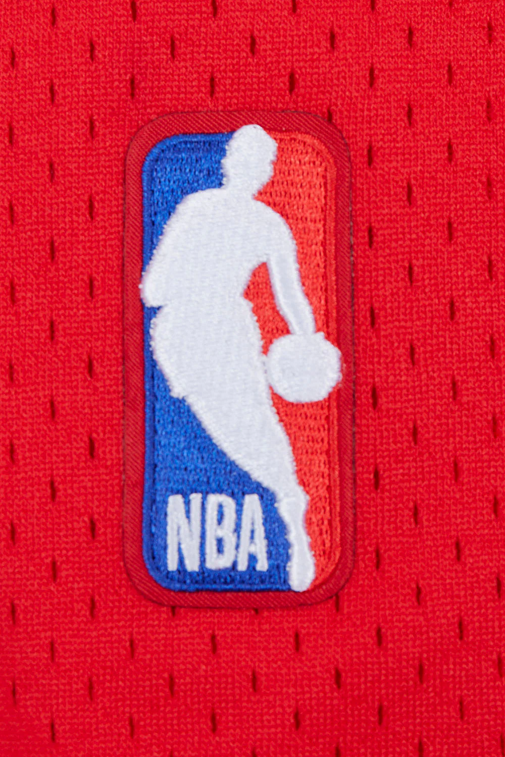 NBA CHICAGO BULLS SCRIPT TAIL MEN'S MESH BUTTON DOWN SHIRT (RED/BLACK) - Image 8