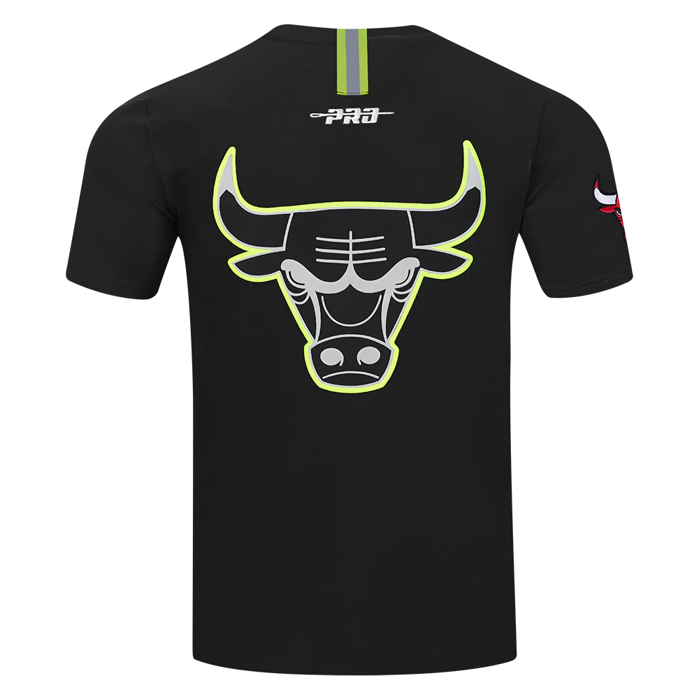 NBA CHICAGO BULLS UNDER THE LIGHTS MEN'S SINGLE JERSEY TEE (BLACK) - Image 3