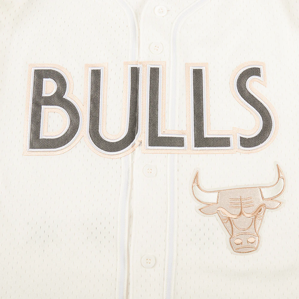 NBA CHICAGO BULLS CITY EDITION 24-25 MEN'S MESH BUTTON DOWN SHIRT (EGGSHELL) - Image 5