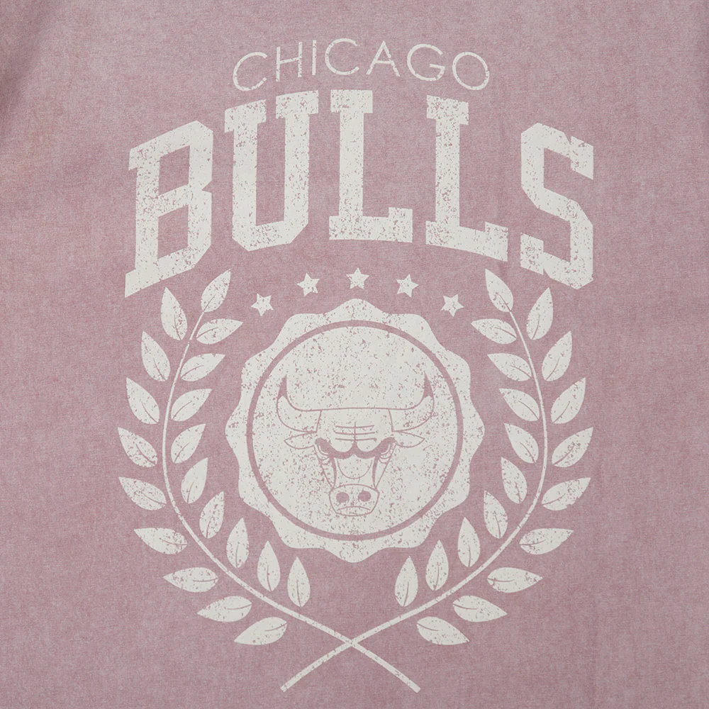 NBA CHICAGO BULLS STREET TEAM MEN'S CJ DROP SHOULDER ENZYME WASH TEE (WASHED MAUVE) - Image 7