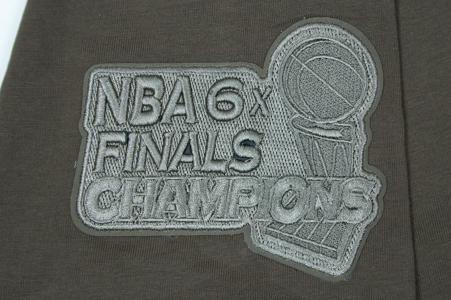 NBA CHICAGO BULLS NEUTRAL DROP SHOULDER MEN'S TEE (DARK TAUPE) - Image 6