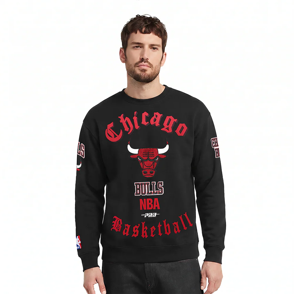 NBA CHICAGO BULLS OLD ENGLISH MEN'S CREWNECK (BLACK)