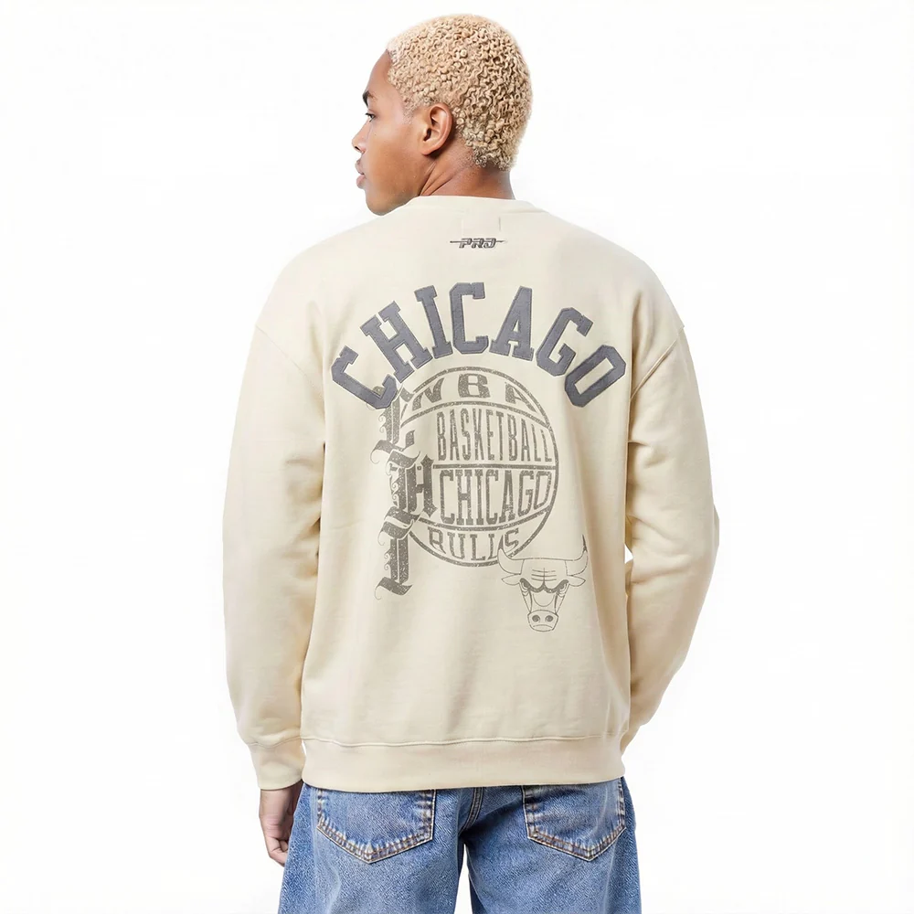 NBA CHICAGO BULLS STREET TEAM MEN'S DROP SHOULDER FLC CREWNECK (EGGSHELL) - Image 2