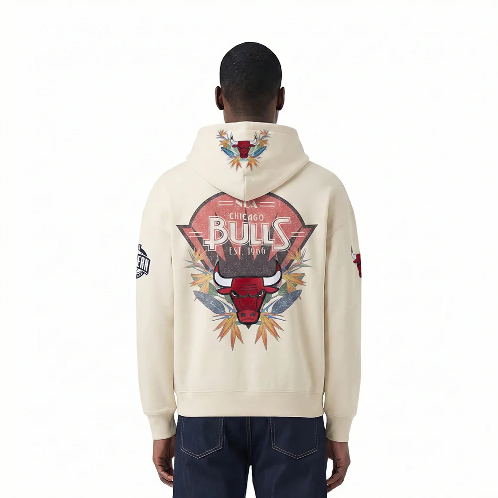 NBA CHICAGO BULLS PARADISE MEN'S PULL OVER HOODIE (EGGSHELL) - Image 2