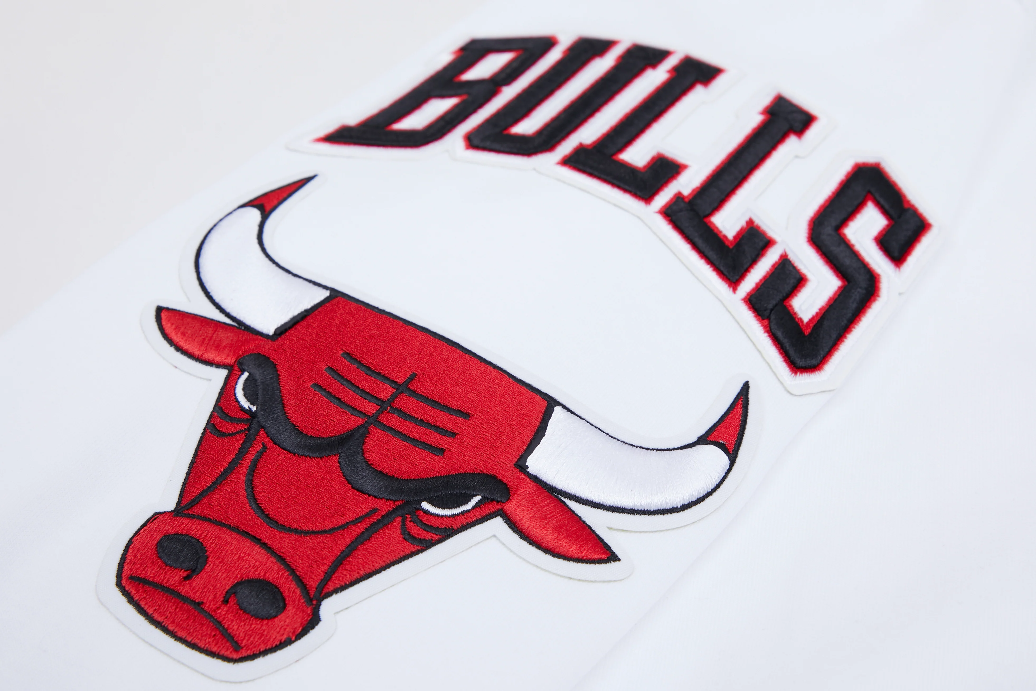 NBA CHICAGO BULLS CLASSIC CHENILLE MEN'S FULL ZIP PULLOVER HOODIE (WHITE) - Image 10