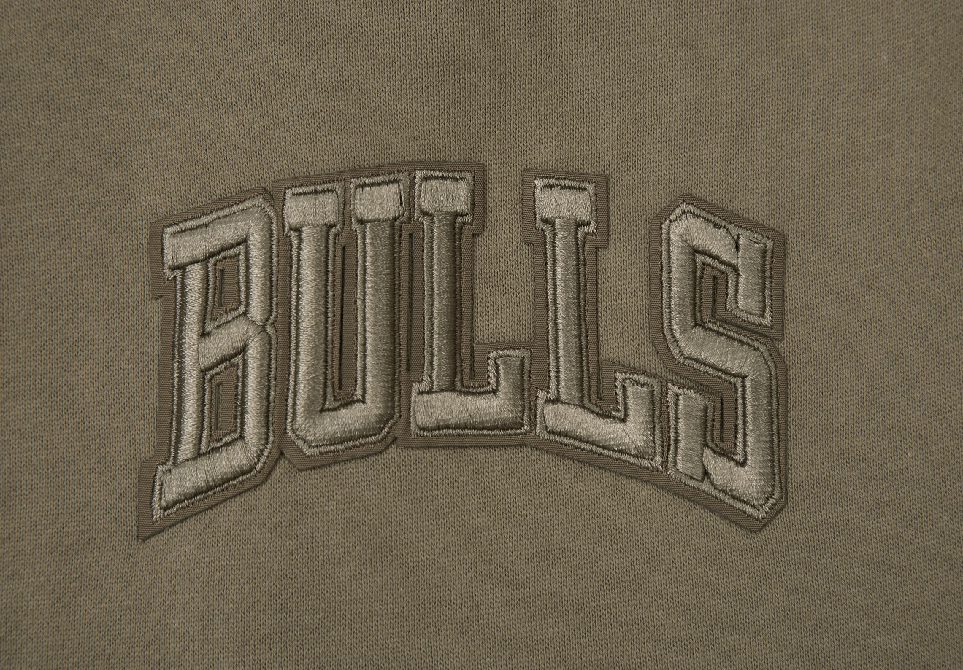 NBA CHICAGO BULLS NEUTRAL DROP SHOULDER FLEECE PULLOVER HOODIE (DARK TAUPE) - Image 13
