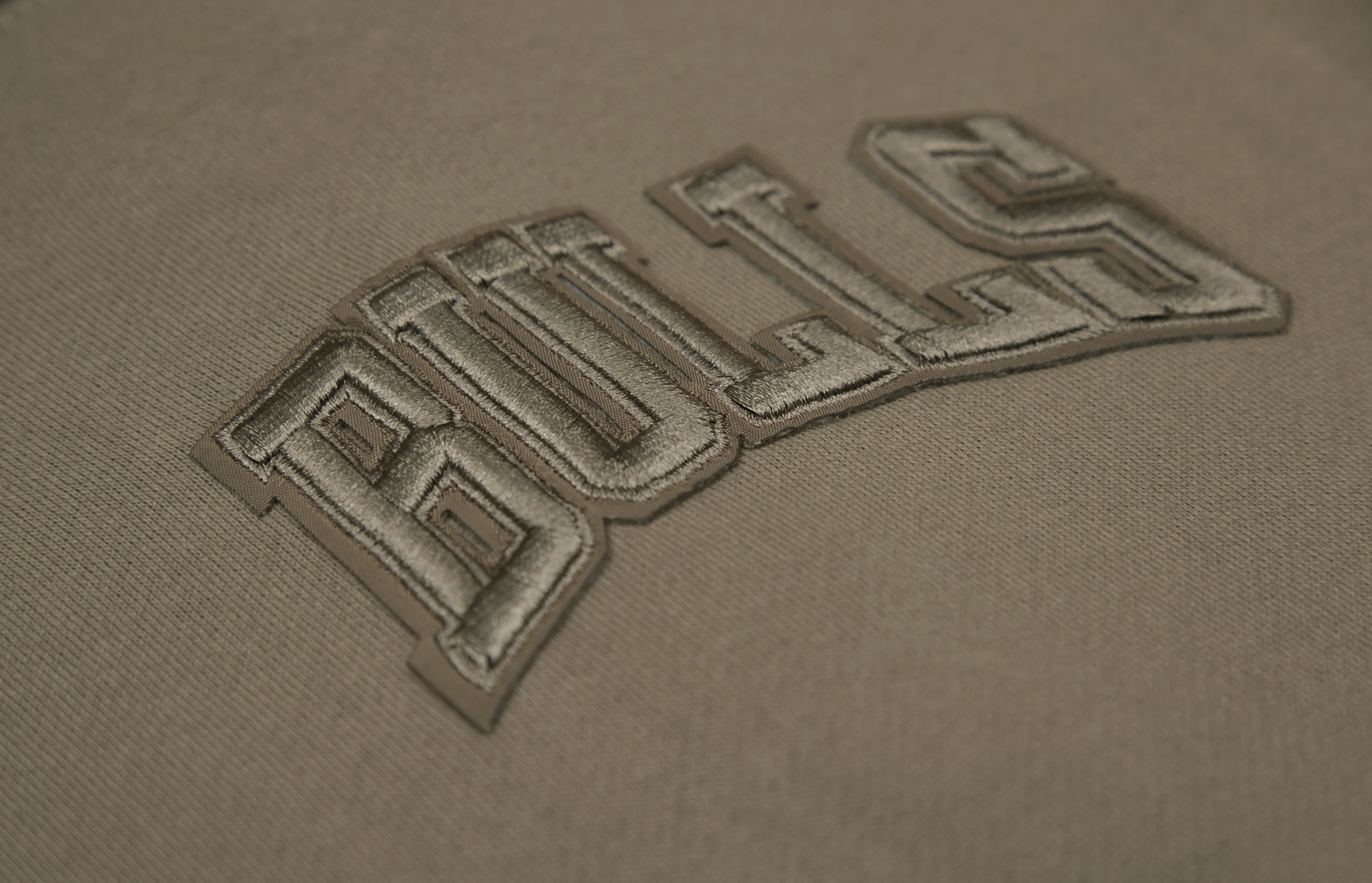 NBA CHICAGO BULLS NEUTRAL DROP SHOULDER FLEECE PULLOVER HOODIE (DARK TAUPE) - Image 14