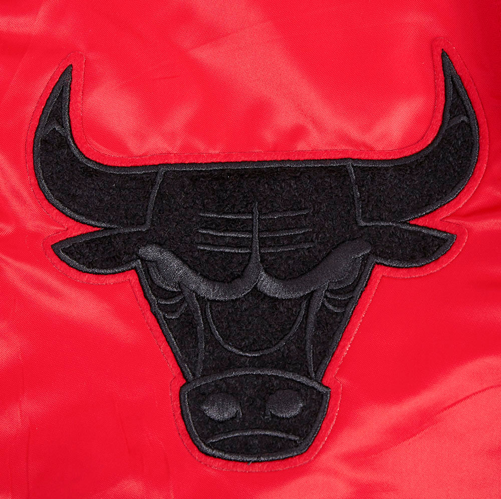 NBA CHICAGO BULLS OLD ENGLISH MEN'S LOGO SATIN JACKET (RED/BLACK) - Image 6