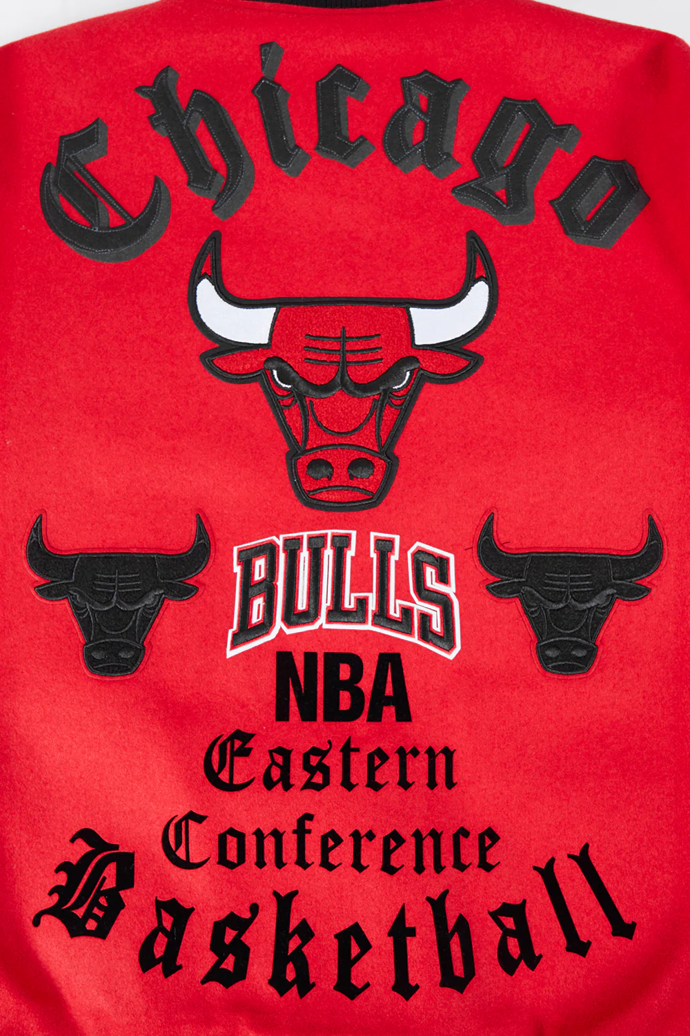 NBA CHICAGO BULLS OLD ENGLISH MEN'S RIB WOOL VARSITY JACKET (RED/BLACK) - Image 9