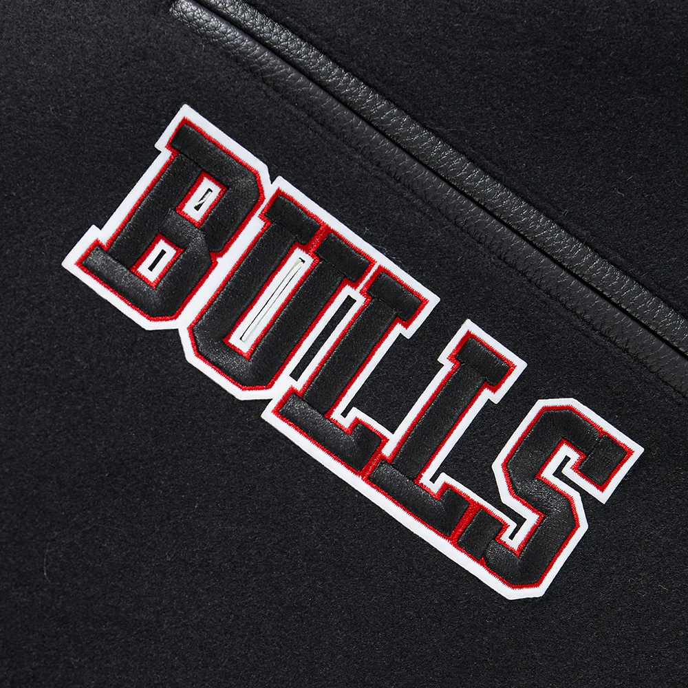 NBA CHICAGO BULLS TEAM PENNANTS MEN'S RIB WOOL VARSITY JACKET (BLACK/RED/BLACK) - Image 7