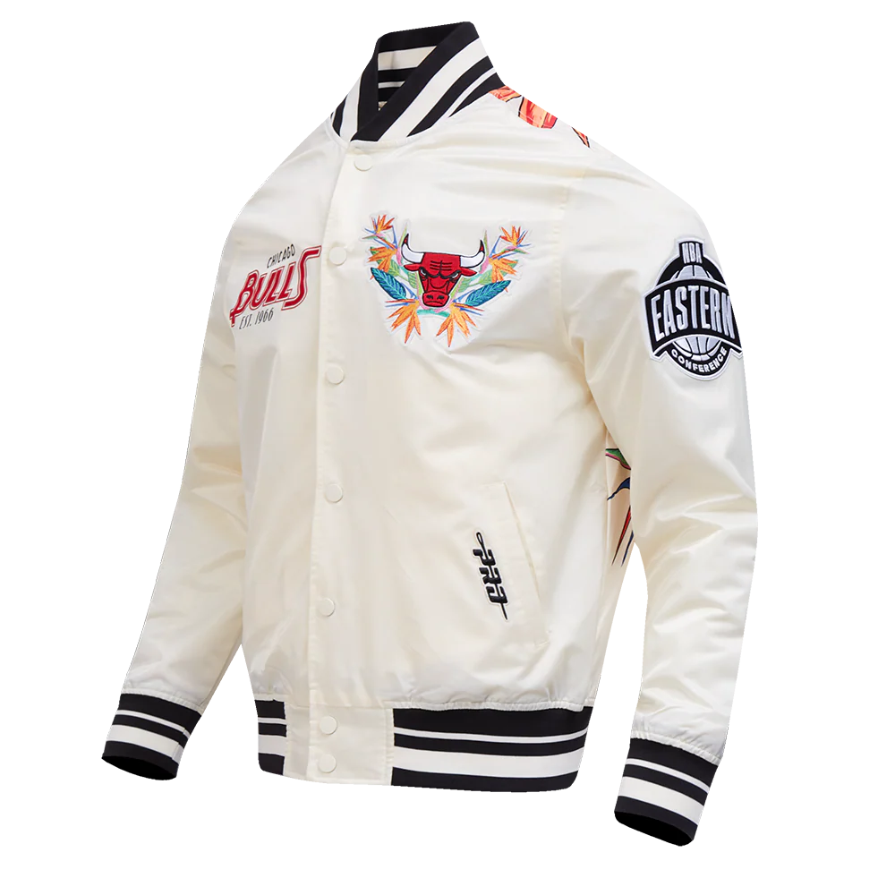 NBA CHICAGO BULLS PARADISE MEN'S SATIN JACKET (EGGSHELL/ BLACK) - Image 4