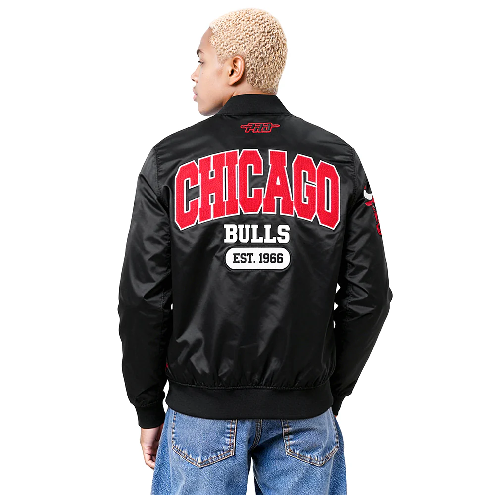 NBA CHICAGO BULLS CITY ARCH MEN'S SATIN JACKET (BLACK) - Image 2