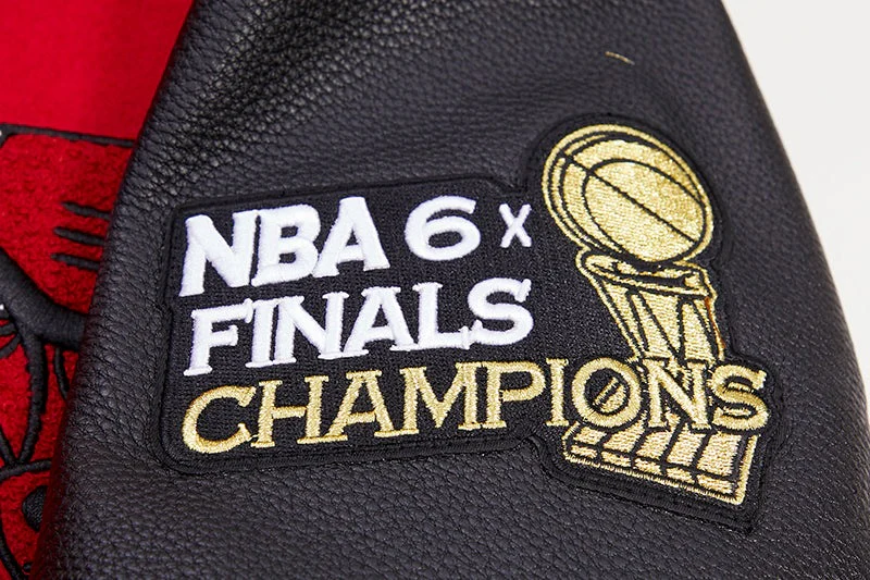 NBA CHICAGO BULLS RETRO CLASSIC MEN'S RIB WOOL VARSITY JACKET (RED/BLACK) - Image 9