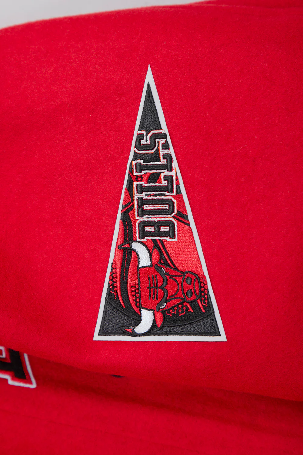 NBA CHICAGO BULLS CREST EMBLEM MEN'S RIB WOOL VARSITY JACKET (RED/BLACK) - Image 10