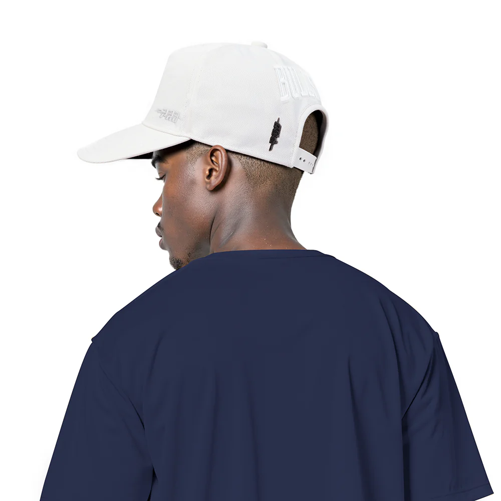 NBA CHICAGO BULLS WHITE OUT MEN'S PINCH FRONT SNAPBACK HAT (WHITE) - Image 2