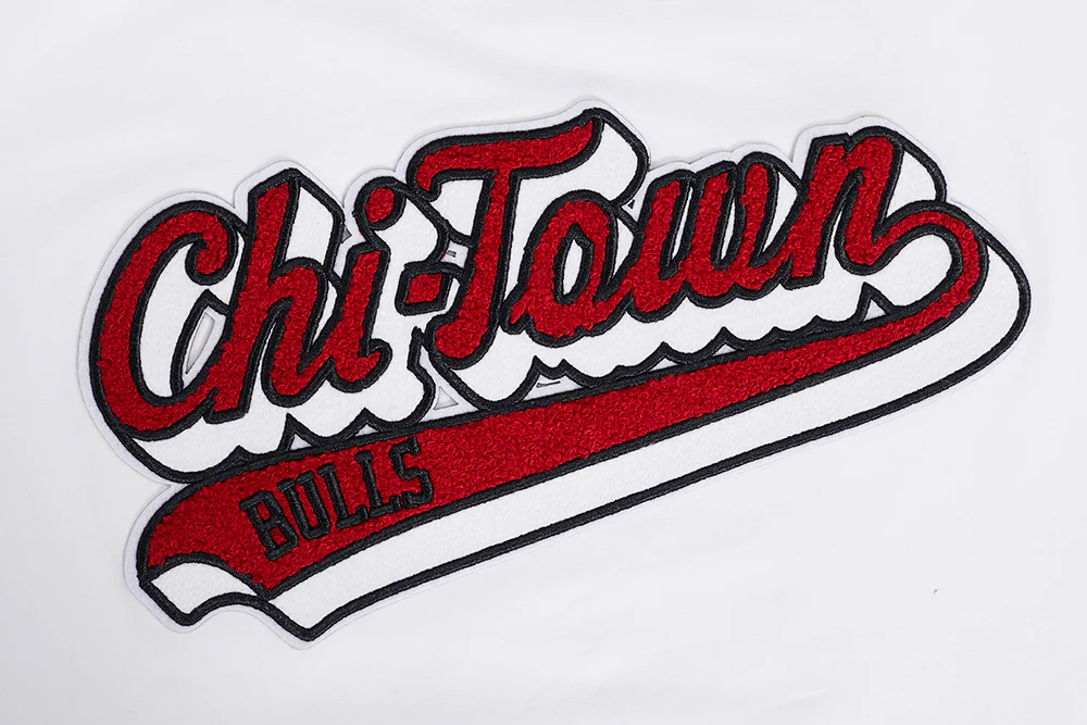 NBA CHICAGO BULLS SCRIPT TAIL WOMEN'S SINGLE JERSEY BOXY TEE (WHITE) - Image 5