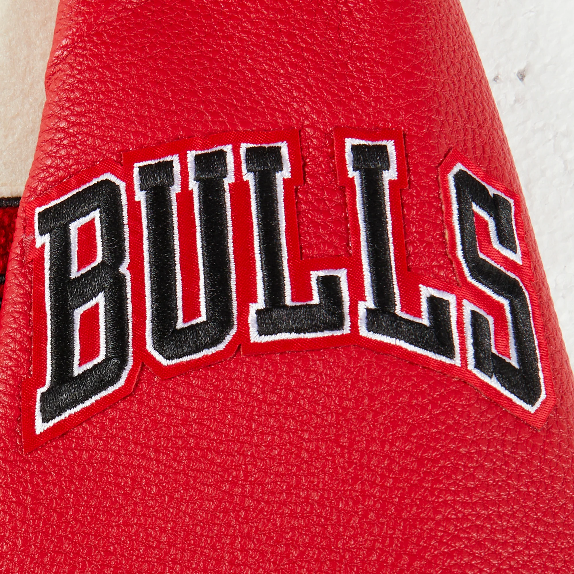 NBA CHICAGO BULLS RETRO CLASSIC BIG BOYS RIB WOOL VARSITY JACKET (EGGSHELL/ RED) - Image 6